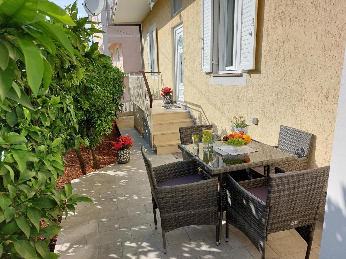 Apartment Hrzic Malinska Bagian luar foto