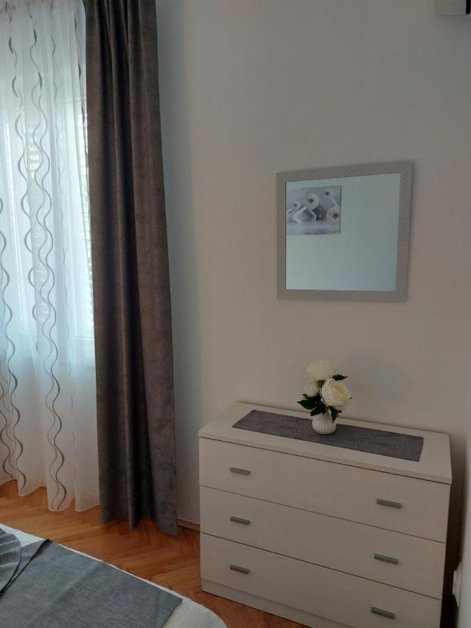 Apartment Hrzic Malinska Bagian luar foto